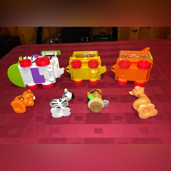 Fisher Price Little People 3-pc. Safari Train - Picture 10 of 16